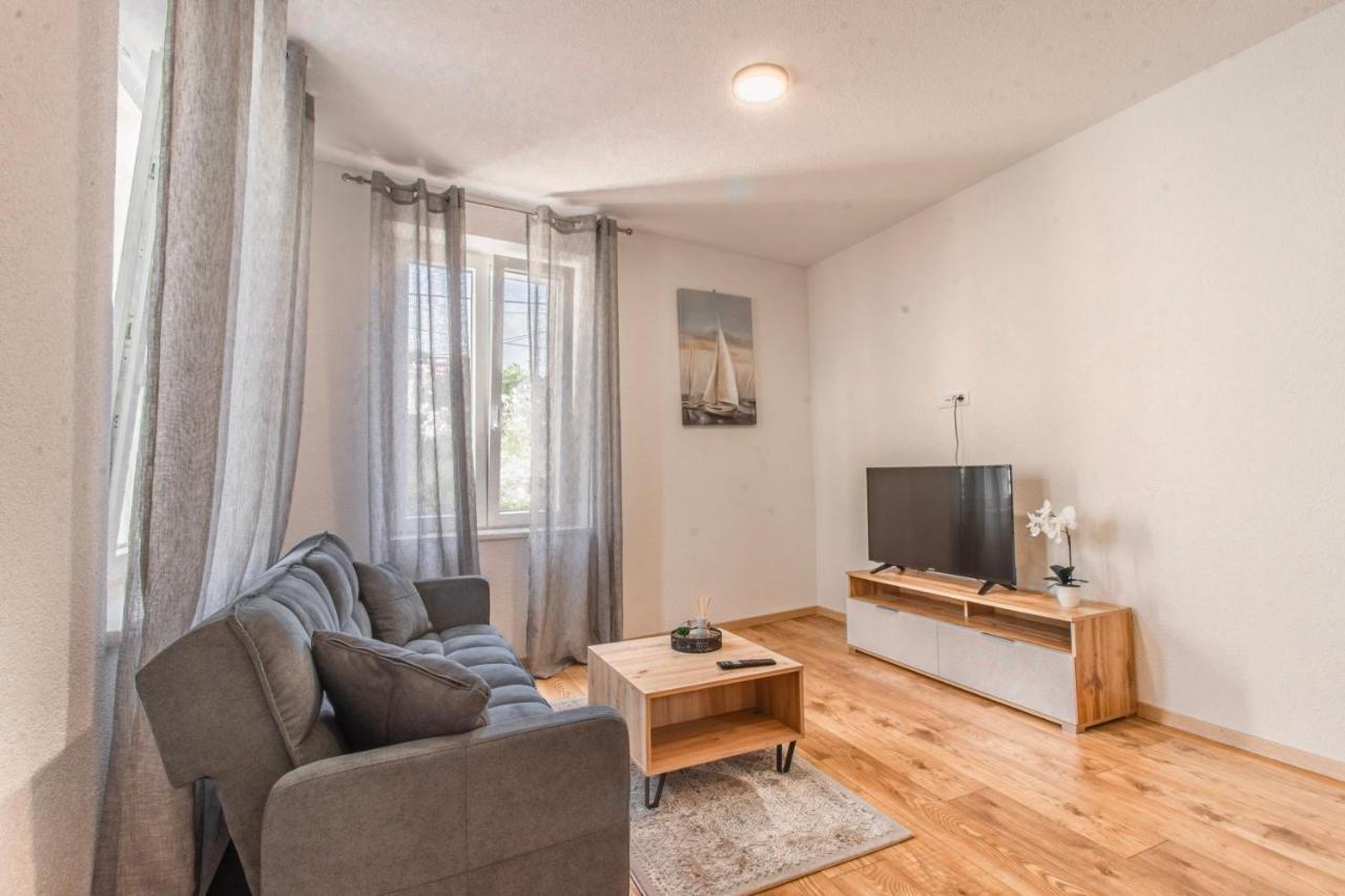 Apartments Florian 로푸드 외부 사진