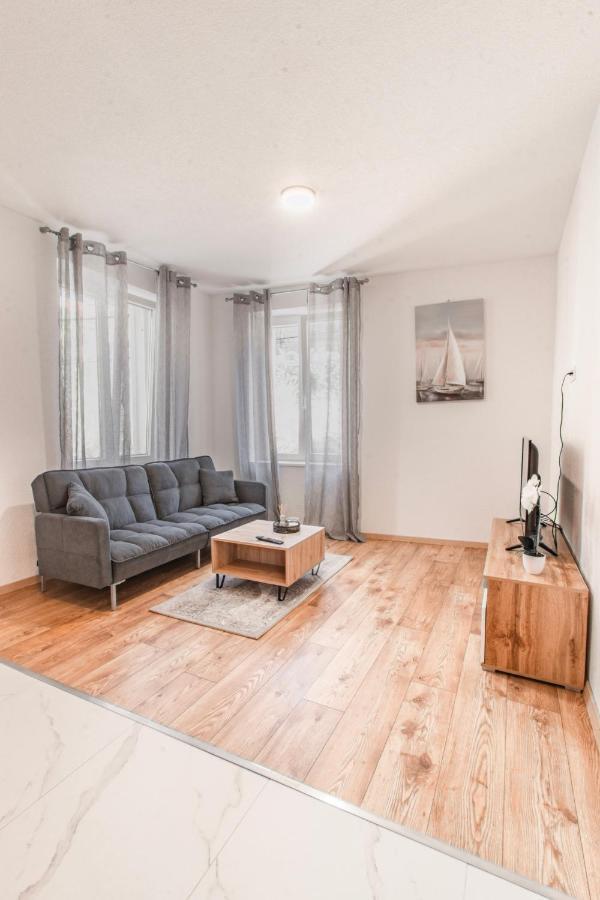 Apartments Florian 로푸드 외부 사진