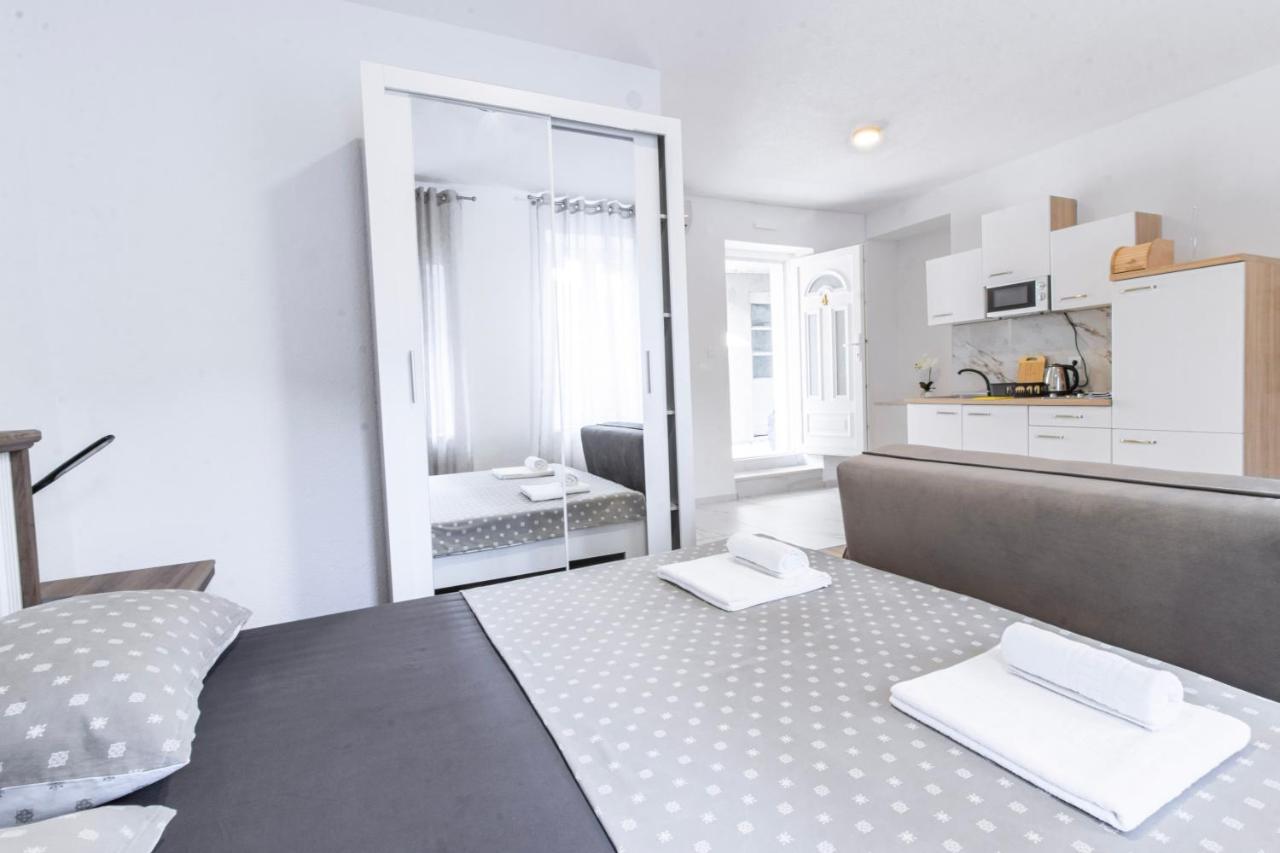 Apartments Florian 로푸드 외부 사진