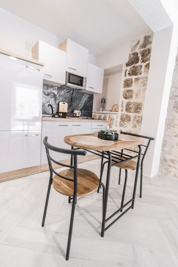 Apartments Florian 로푸드 외부 사진