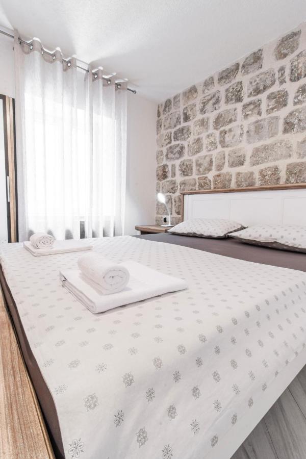 Apartments Florian 로푸드 외부 사진