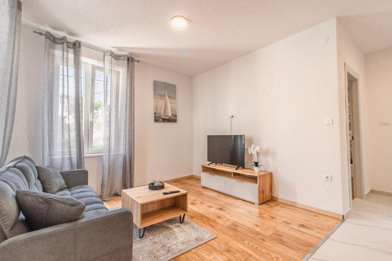 Apartments Florian 로푸드 외부 사진