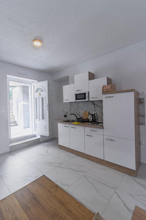Apartments Florian 로푸드 외부 사진