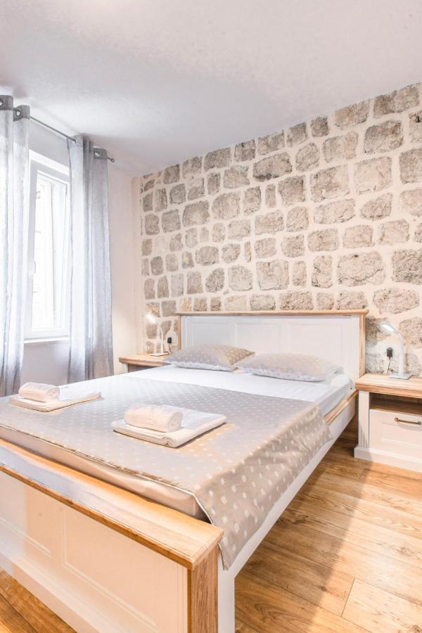 Apartments Florian 로푸드 외부 사진