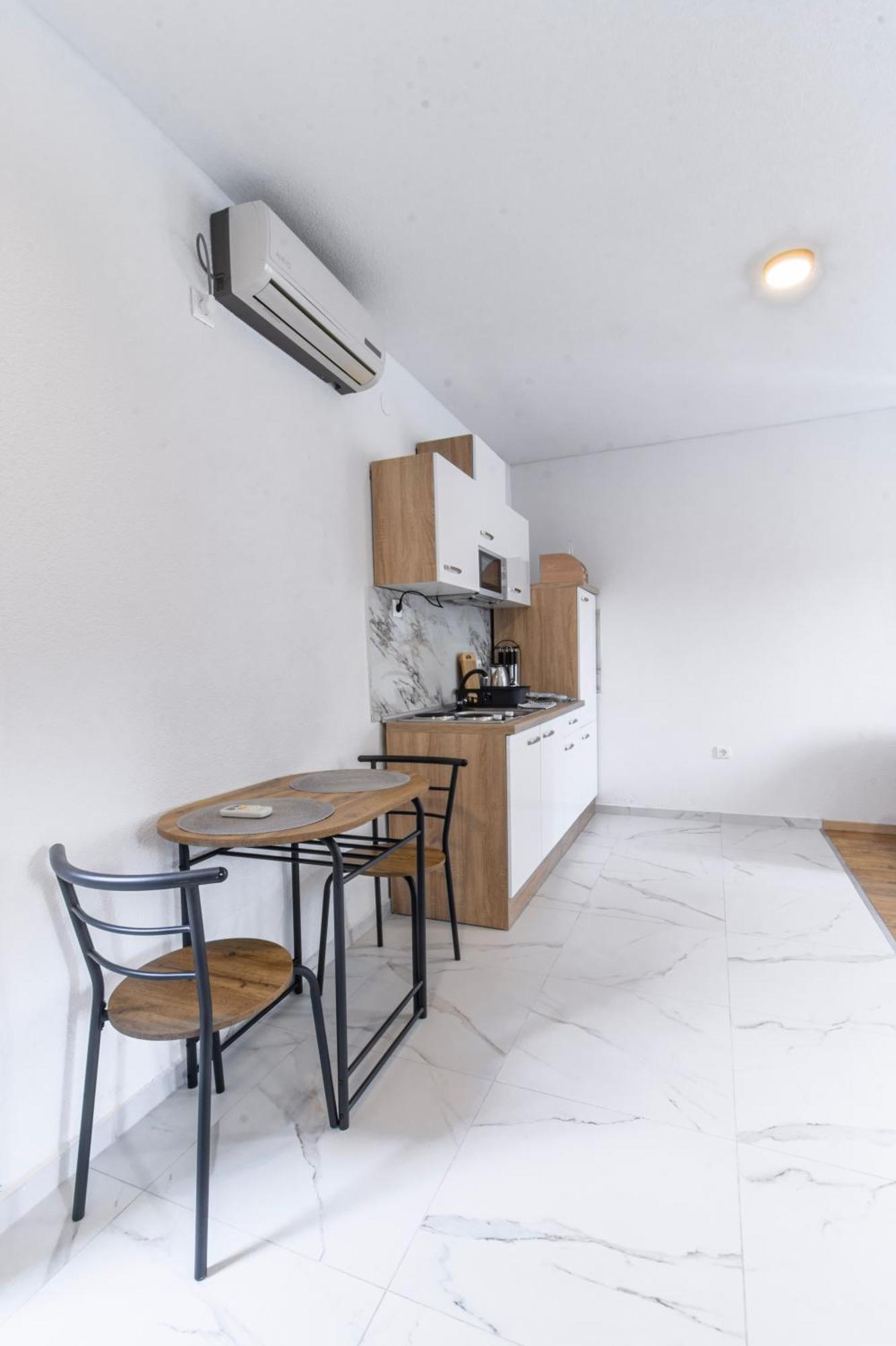 Apartments Florian 로푸드 외부 사진