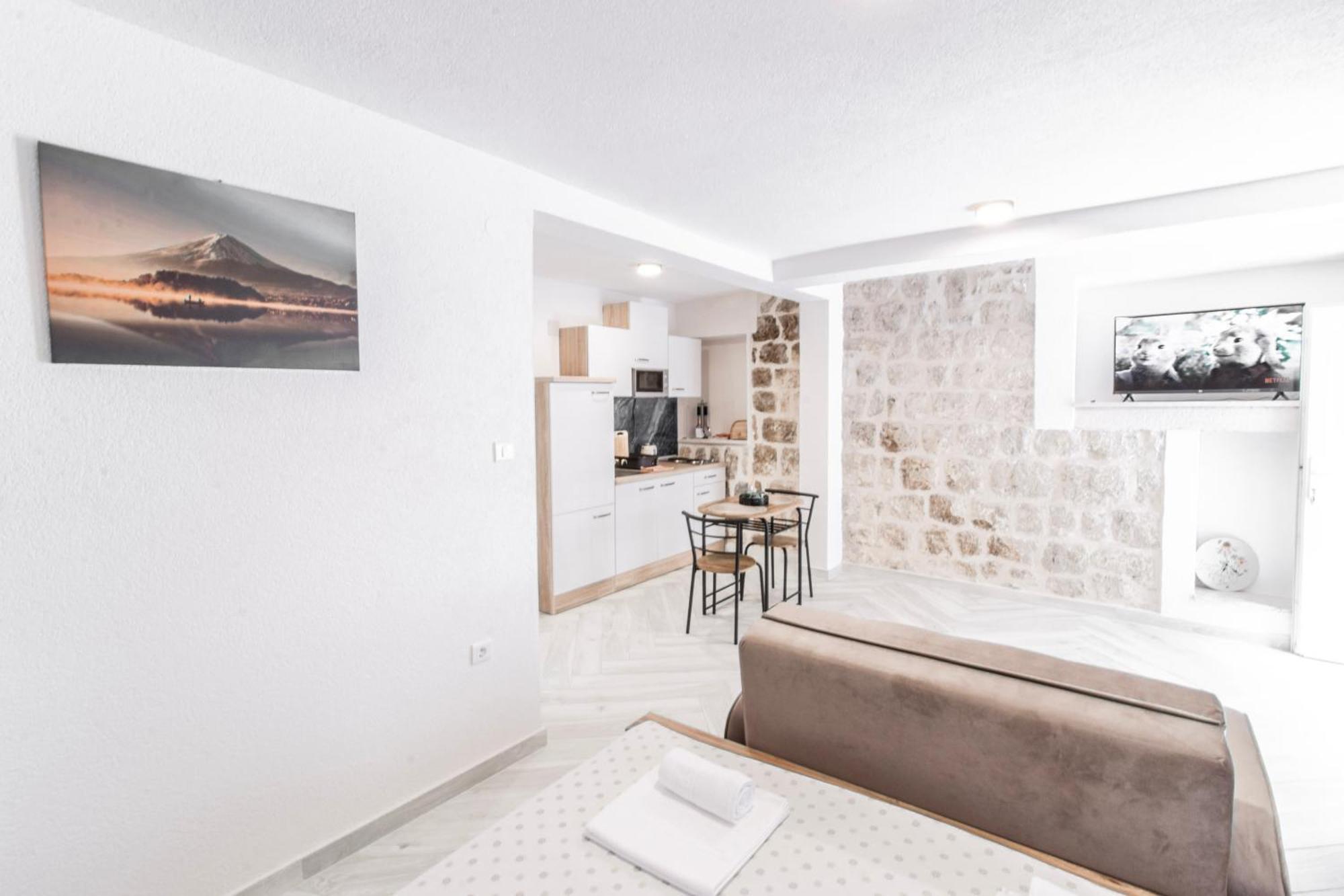Apartments Florian 로푸드 외부 사진