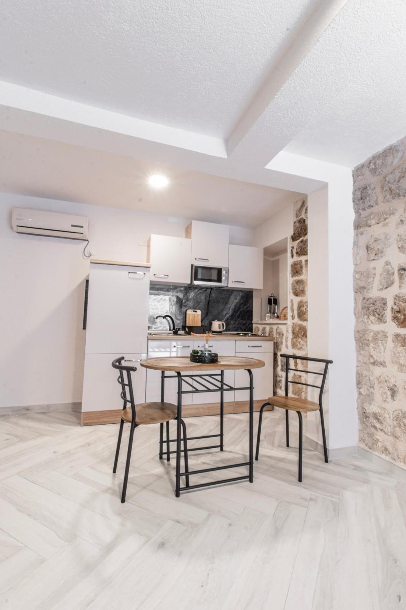 Apartments Florian 로푸드 외부 사진